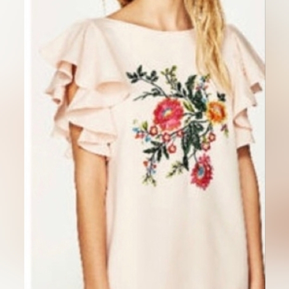 Zara Dresses & Skirts - Zara Floral Mini Dress Embroidered Small